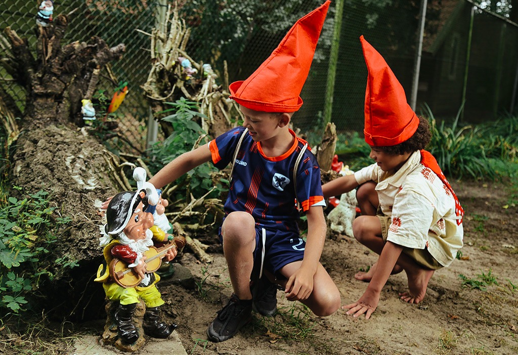 natuurlijk-heidepark-kabouters-spelen-muts