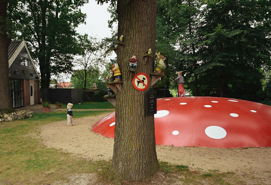 natuurlijk-heidepark-springkussen-speeltuin-kabouterpad
