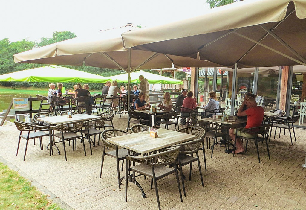 natuurlijk-heidepark-terras-gezellig