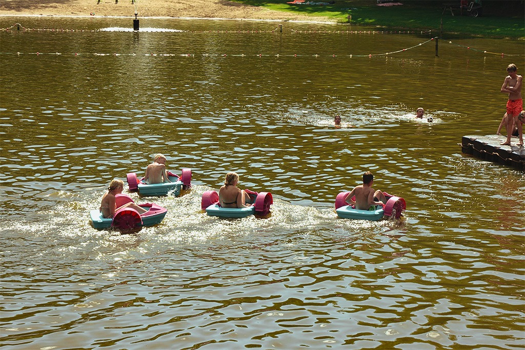 natuurlijk-heidepark-zwemmen-radarbootjes-zomer